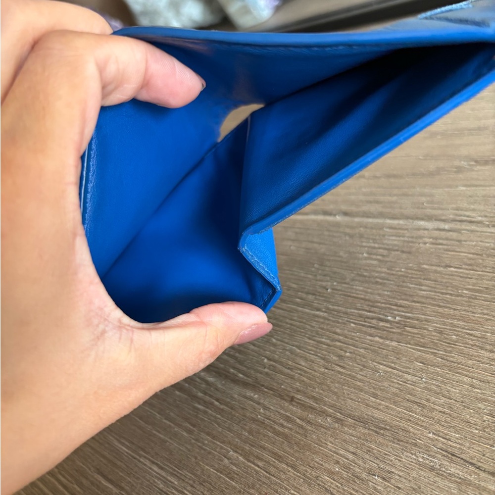 Bottega Veneta Blue Intrecciato Leather Wallet - Picture 8 of 12